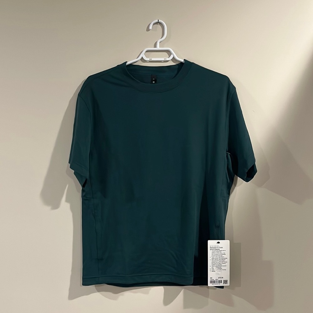 Lululemon relaxed fit train short sleeve